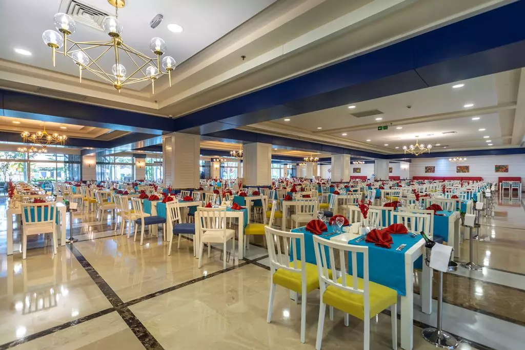 هتل اورنج کانتی بلک آنتالیا